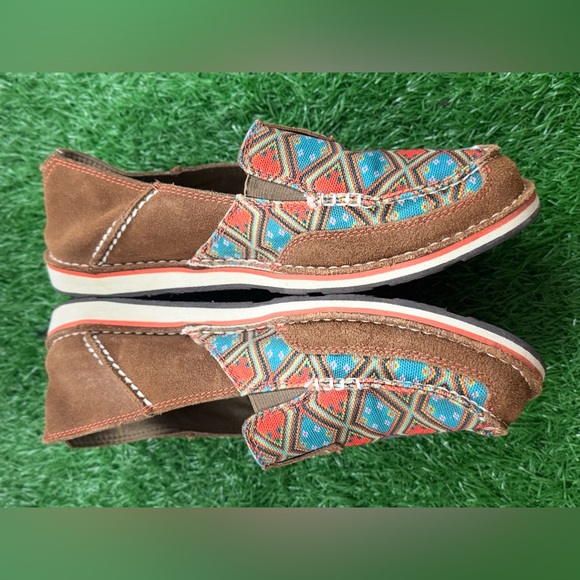 Ariat Cruiser Saddle Tan Suede/Aztec Print Shoe 10019890‎ Womens 9.5B - Picture 4 of 5